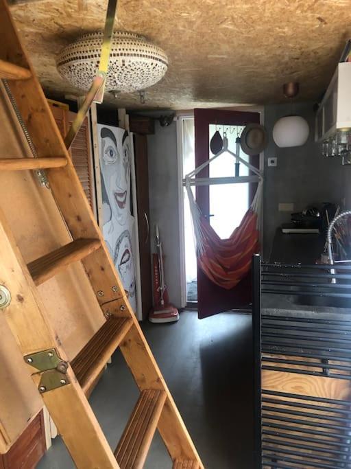 ユトレヒトTiny House For 2 With Private Gardenアパートメント エクステリア 写真